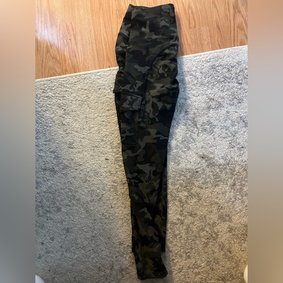 Camo Leggings - Picture 4 of 4